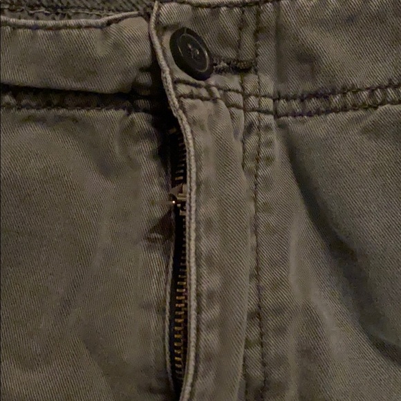 🌊 BUFFALO CARGO SHORTS! 🌊 - Picture 3 of 5